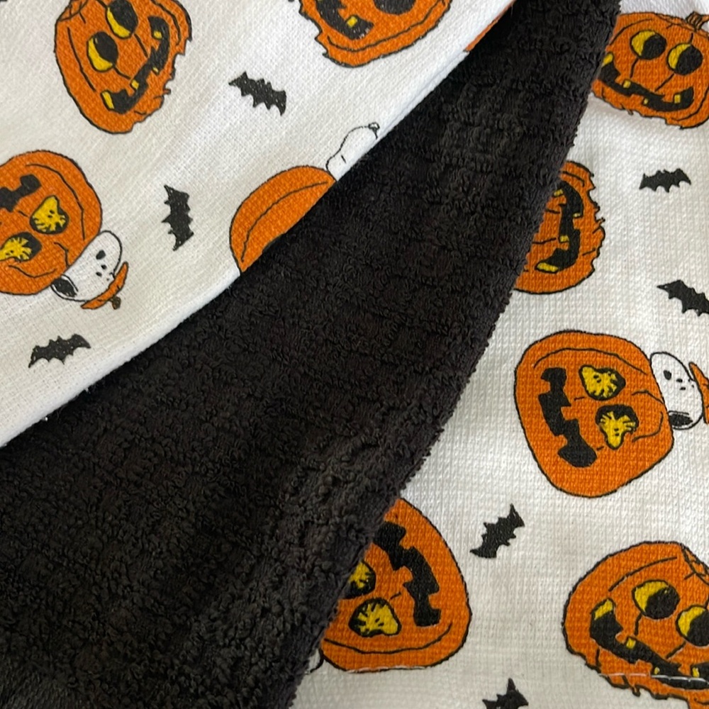 🆕PEANUTS SNOOPY HALLOWEEN 🎃 SET OF 3 KITCHEN TOWELS - Picture 3 of 7